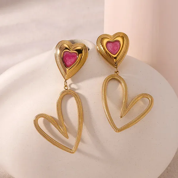Gold_Dangling_Heart_Earrings_For_Women